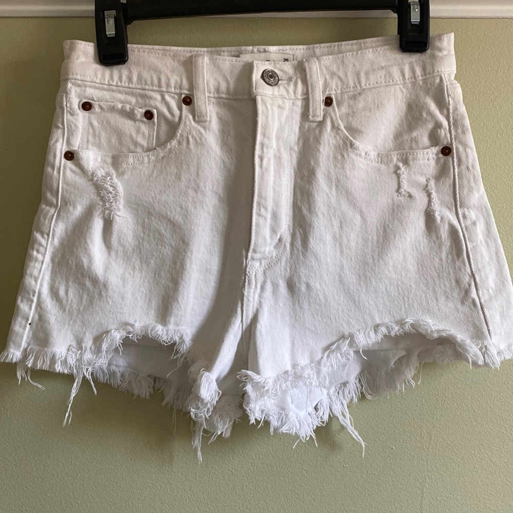 Abercrombie high rise mom short